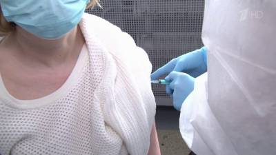 Иностранцы с российским видом на жительство могут сделать прививку от коронавируса - 1tv.ru - Франция - Челябинск - Ярославль