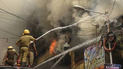 Пожар в Индии унес жизни 13 пациентов больницы - vesti.ru - штат Махараштра - India