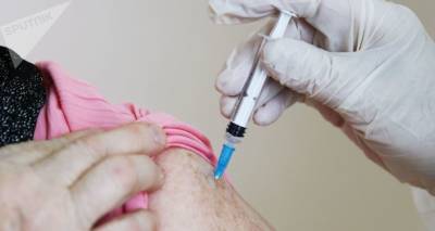 Семейные врачи отказываются делать прививки против COVID-19 из-за низких тарифов - lv.sputniknews.ru - Латвия - Рига - Козловск