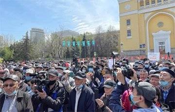 В Алматы прошел массовый митинг против сдачи земель в аренду китайцам - charter97.org - Казахстан - Алма-Ата