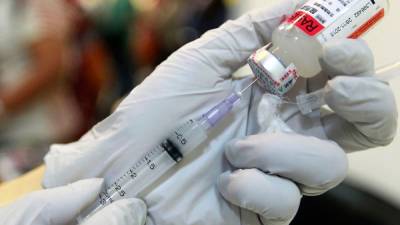 Во Франции пациентам вкололи физраствор вместо вакцины от коронавируса - news-front.info - Франция - Эперн