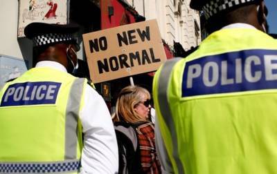 В Лондоне в ходе протестов против ограничений пострадали полицейские - korrespondent.net - Англия - Киев - Лондон