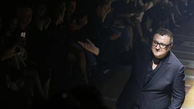 saint Laurent - Альбер Эльбаз - Скончался дизайнер домов моды Lanvin и Yves Saint Laurent Альбер Эльбаз - iz.ru - Израиль