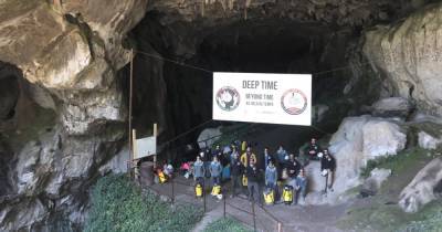Во Франции группа добровольцев на 40 дней изолировала себя в пещере (фото, видео) - focus.ua - Франция