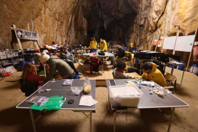 40 дней прожили в пещере: во Франции закончился шокирующий эксперимент – фото - 24tv.ua - Франция
