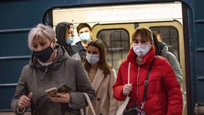 Власти Москвы усилили контроль ношения масок и перчаток в метро - gazeta.ru - Москва