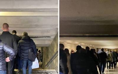 На фото показали огромную очередь в метро Киева - korrespondent.net - Киев - станция На