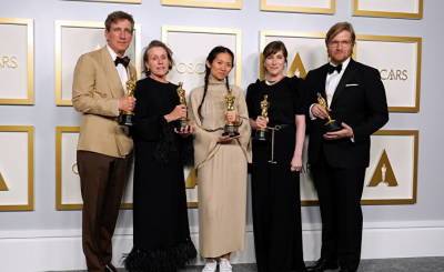 Хлои Чжао - Награды киноакадемии за 2021 год: «Земля кочевников» стала лучшей картиной, а остальные «Оскары» распределились весьма равномерно (CNN, США) - inosmi.ru - Сша