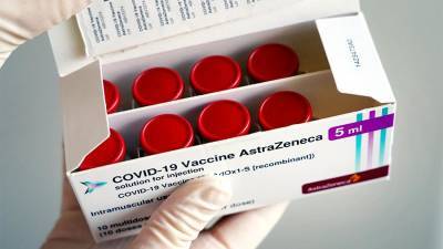 Стефан Де-Кеерсмакер - Еврокомиссия подала в суд на AstraZeneca из-за задержек поставок вакцин - iz.ru - Евросоюз - Израиль