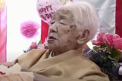 Канэ Танака - Старейшая жительница Земли отказалась от эстафеты олимпийского огня - vm.ru - Токио