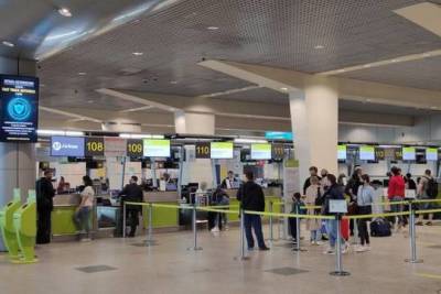 В российских аэропортах предложили сделать коридоры для вакцинированных туристов - versia.ru - Россия - Эмираты