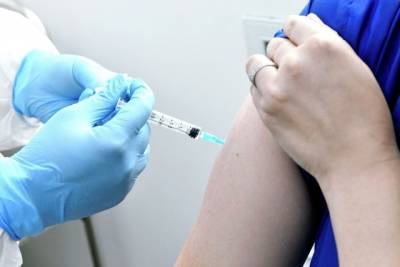 Украинцы начали получать вторую дозу вакцины AstraZeneca от COVID-19 - enovosty.com - Запорожская обл.