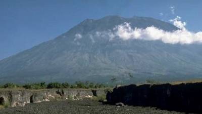 Россияне сняли вирусный порно-ролик на вершине священного вулкана на Бали - newinform.com - Россия