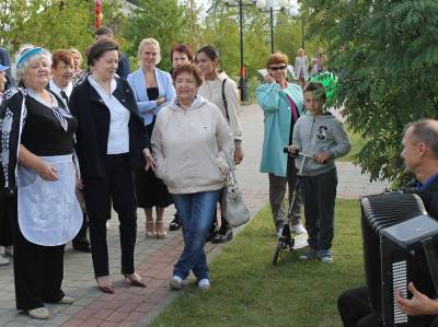 Наталья Комарова - Комарова отменила на майские праздники в Югре все массовые мероприятия - znak.com - округ Югра