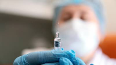На Украине открыли запись на вакцинацию от COVID-19 людей старше 65 лет - russian.rt.com