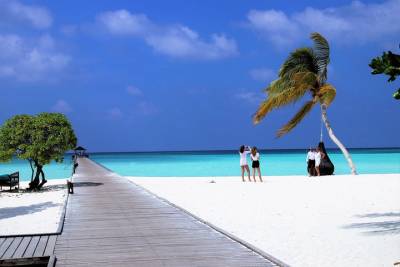 Власти Мальдив разрешили въезд без теста туристам, привитым «Спутником V» - vm.ru - Россия - Мальдивы