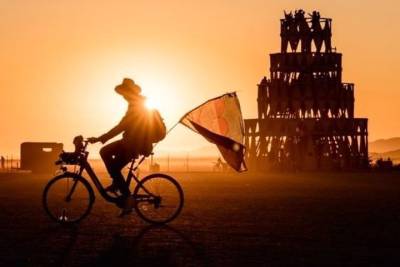 Фестиваль Burning Man в Неваде снова отменили - vm.ru - Usa - штат Невада - city Rock