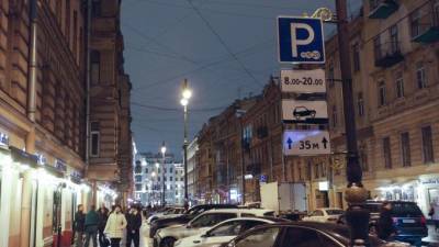 В Петербурге приняли закон о круглосуточных террасах у кафе и ресторанов - piter.tv - Санкт-Петербург