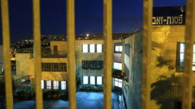 Вспышка заражений в Иерусалиме: 24 школьника отправлены в карантин - vesty.co.il - Израиль - Иерусалим