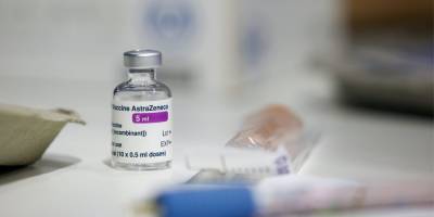 Henry Nicholls - Более миллиона доз. Польша планирует поставить вакцину AstraZeneca в Украину в мае-июне — правительство - nv.ua - Польша
