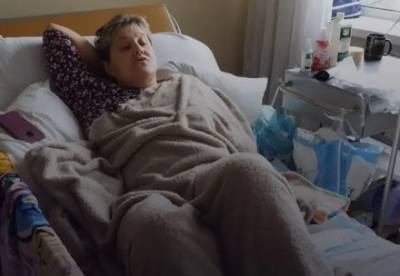В Киеве женщину парализовало на третий день после прививки CoviShield (видео) - facenews.ua - Киев