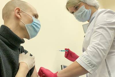 Выездные бригады вакцинации от COVID-19 будут работать в майские праздники в ТиНАО - vm.ru - Москва