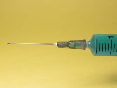 ВЦИОМ: 39% россиян не стали бы делать себе прививку от коронавируса - rosbalt.ru