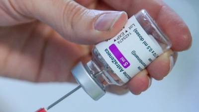Два человека скончались во Франции после использования вакцины AstraZeneca - gazeta.ru - Франция