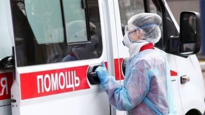 Показатели смертности с COVID-19 в России сократились в феврале - riafan.ru - Россия - Москва