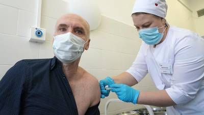 Татьяна Кусайко - Врач назвала вакцинацию наиболее эффективной защитой от COVID-19 для пожилых - iz.ru - Россия - Израиль