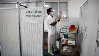 Pfizer и BioNTech подали заявку на применение вакцины от COVID-19 для подростков в ЕС - gazeta.ru - Евросоюз