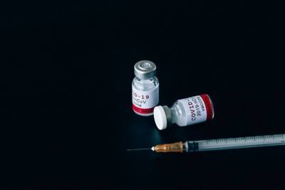 Власти США экстренно остановили производство вакцины AstraZeneca от коронавируса - news.vse42.ru - Сша - штат Мэриленд