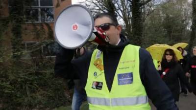 Барабанный бой и стычки с полицией: как в Европе протестуют против антикоронавирусных ограничений - russian.rt.com - Штутгарт