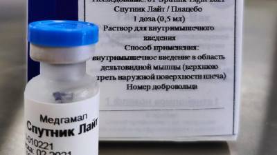 Александр Гинцбург - Гинзбург заявил, что вакцина "Спутник Лайт" вдвое снижает риск заражения COVID-19 - m24.ru - Россия