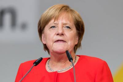 Ангела Меркель - Веди нас фюрер: немцы хотят дать Меркель особые полномочия - infox.ru