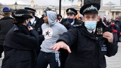 Британская полиция арестовала более 100 участников акций протеста - golos-ameriki.ru - Англия - Лондон