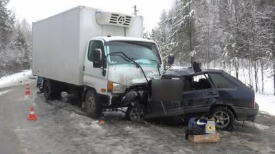Три человека на «ВАЗе» погибли при столкновении с грузовиком (ФОТО) - newdaynews.ru