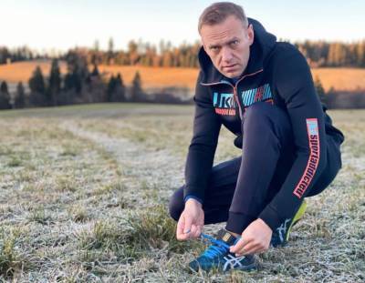 Алексей Навальный - Навальный рассказал, что заболел. Из его ИК зеков госпитализируют с туберкулезом - znak.com