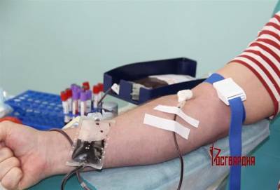 Тюменские росгвардейцы сдали кровь с антителами к коронавирусу - nakanune.ru