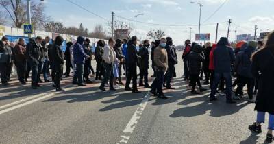 В Полтаве предприниматели перекрыли трассу, протестуя против карантина (ФОТО) - dsnews.ua - Киев - Харьков - Полтава