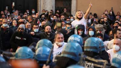 В Риме во время беспорядков пострадал полицейский - russian.rt.com - Италия - Рим