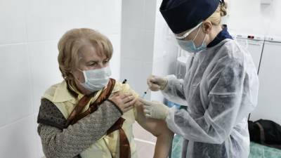 В Москве 96% пожилых людей в домах престарелых вакцинировались от коронавируса - russian.rt.com - Москва