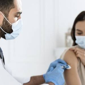 Более 850 запорожцев за последние сутки были вакцинированы от коронавируса - reporter-ua.com - Запорожская обл.