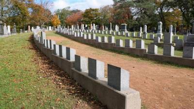 Власти США выделят по 9 тысяч долларов на похороны каждого умершего от COVID-19 американца - piter.tv - Washington