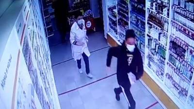 В Уфе из аптеки грабители похитили антивирусные средства и попали на видео - vesti.ru - Уфа