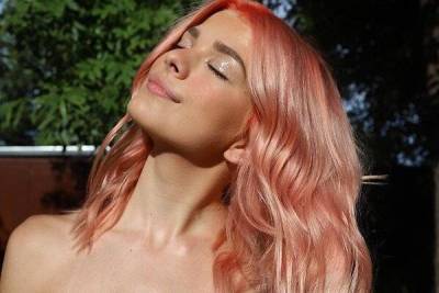Джейн Фонда - Розовый блонд и другие яркие окрашивания волос лета 2021 - skuke.net