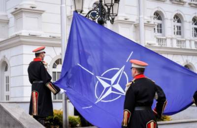 Брайан Клоуль - Британский военный рассказал об «антироссийской» пропаганде США и НАТО - actualnews.org - Англия