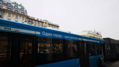 В Петербурге запустили 23 дополнительных автобуса на востребованные маршруты - piter.tv - Санкт-Петербург