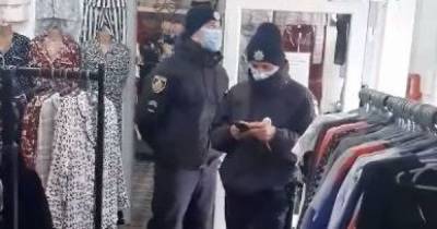 "Своим матерям рассказывайте": в Черновцах бизнесменки выгнала из магазина двух полицейских во время проверки (видео) - tsn.ua - Черновцы