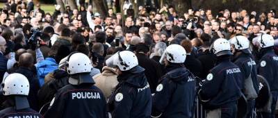 В Черногории начался массовый протест против предоставления гражданства россиянам - runews24.ru - Черногория